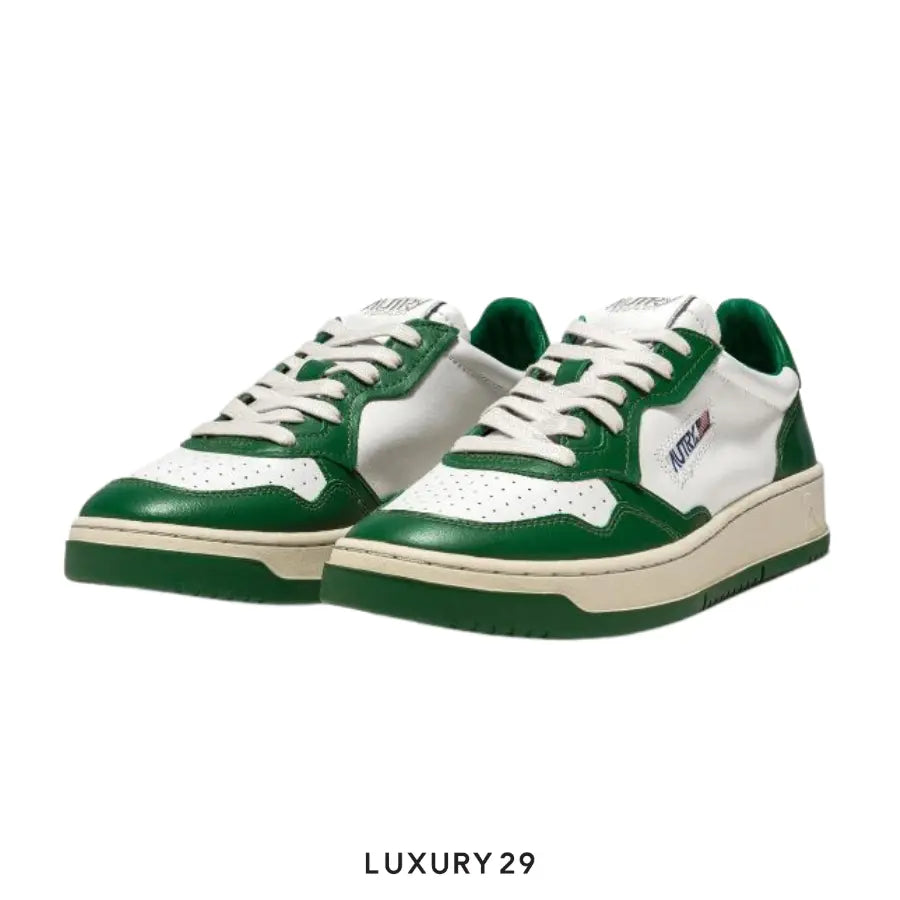 AUTRY SNEAKERS WOMAN MEDALIST LOW SNEAKERS IN TWO-TONE LEATHER COLOR WHITE AND GREEN(M) AUTRY