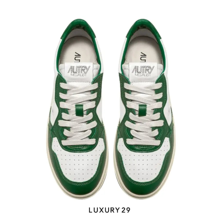 AUTRY SNEAKERS WOMAN MEDALIST LOW SNEAKERS IN TWO-TONE LEATHER COLOR WHITE AND GREEN(M) AUTRY