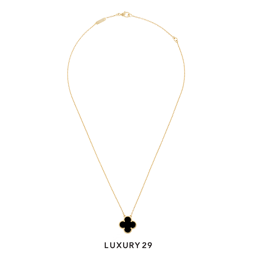 Van Cleef & Arpels Vintage Alhambra pendant, 18K yellow gold, onyx VAN CLEEF & ARPELS